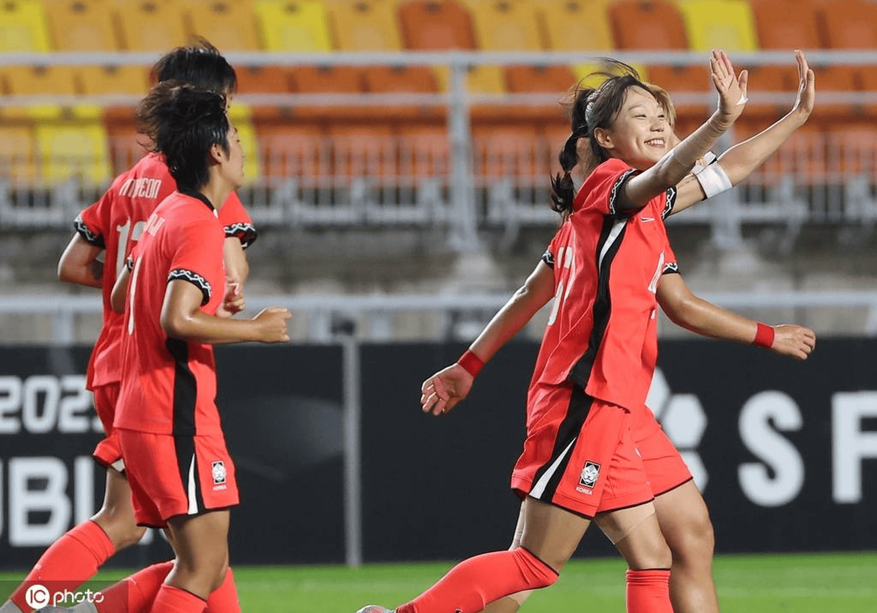 韩国女足_(韩国女足队员崔宥莉)