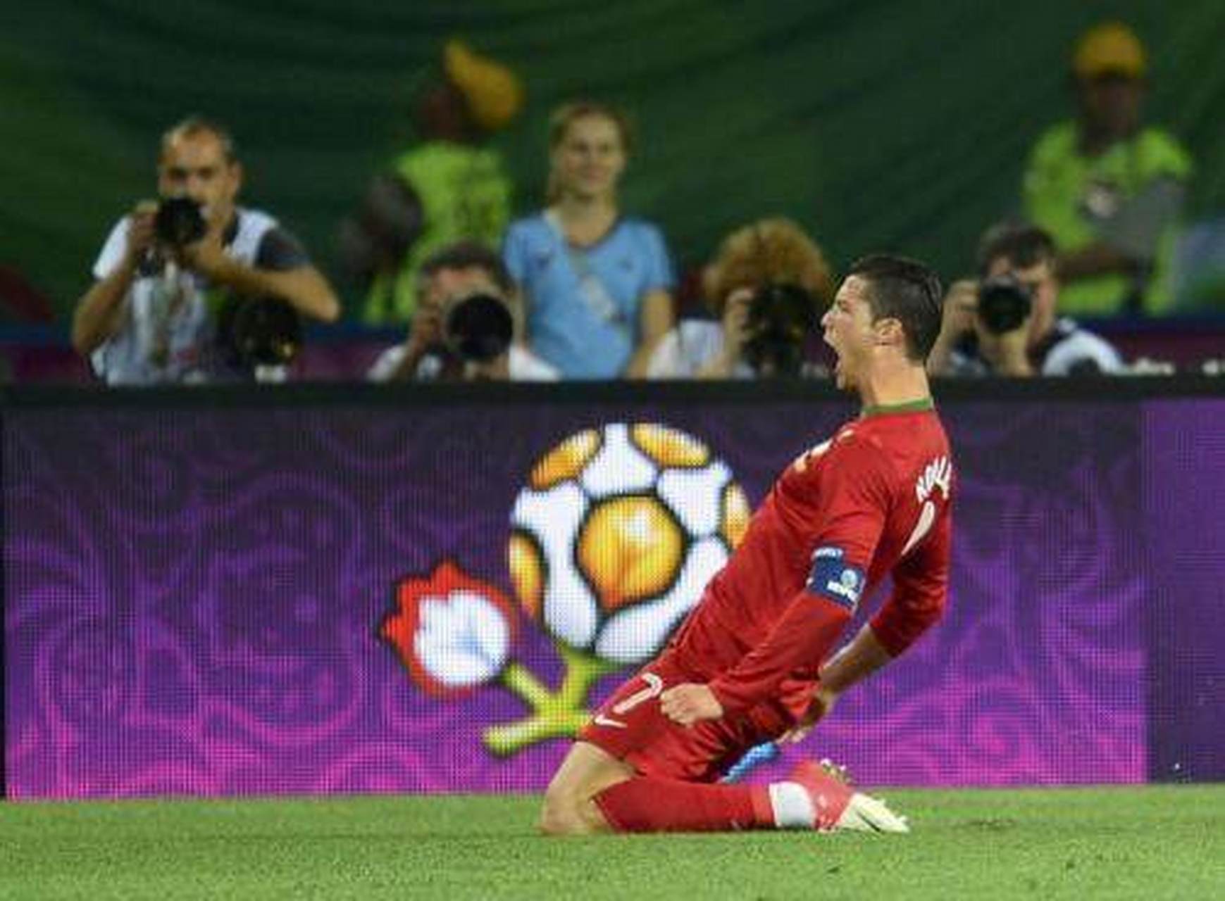 葡萄牙vs荷兰_(2006葡萄牙vs荷兰)  第1张