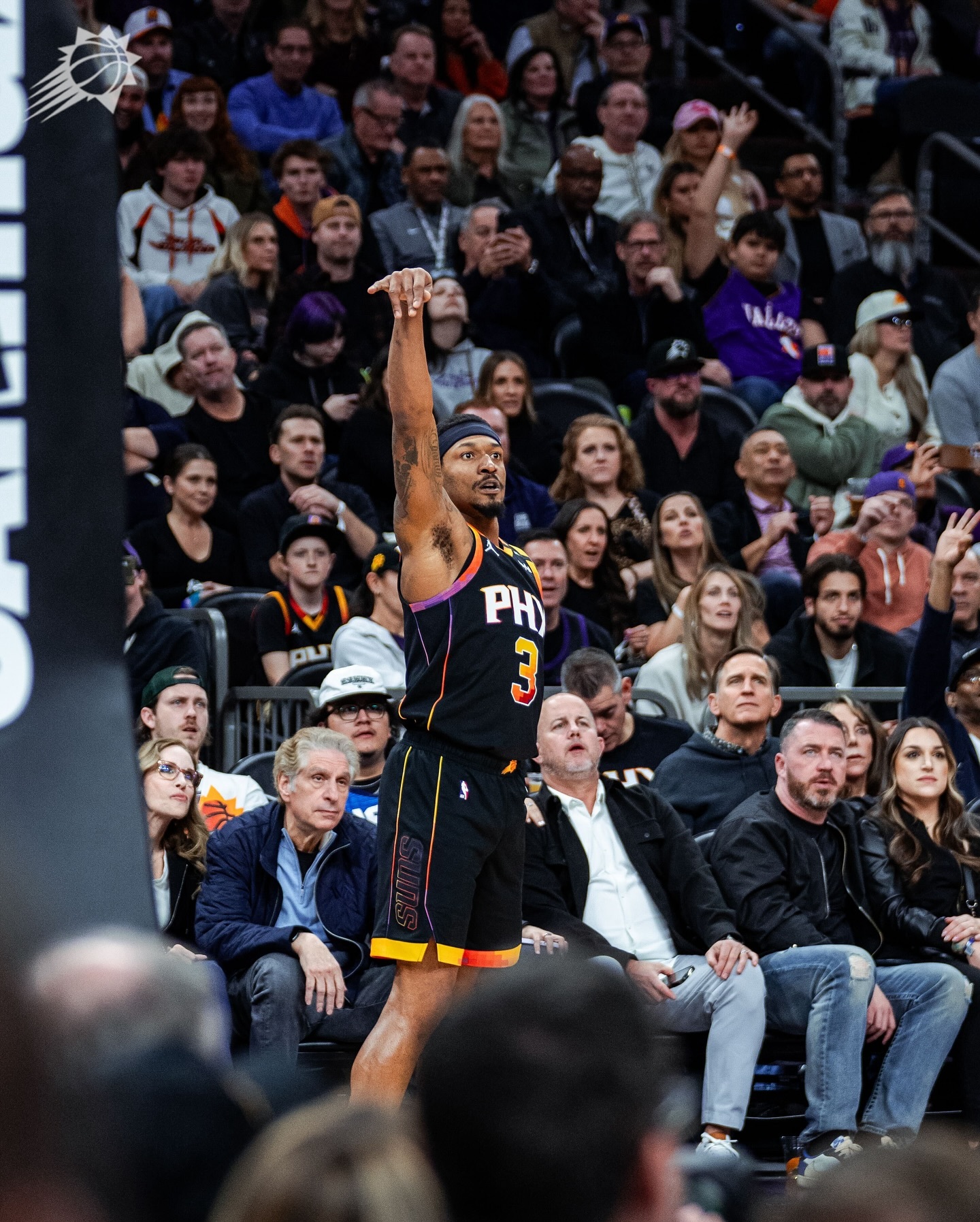 关于NBA常规赛太阳客场123-114力克独行侠布克26+9弗拉格16分的信息  第1张