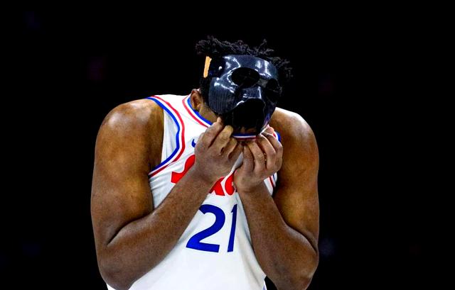 NBA公布对恩比德罚款因场上做出不当动作  第2张