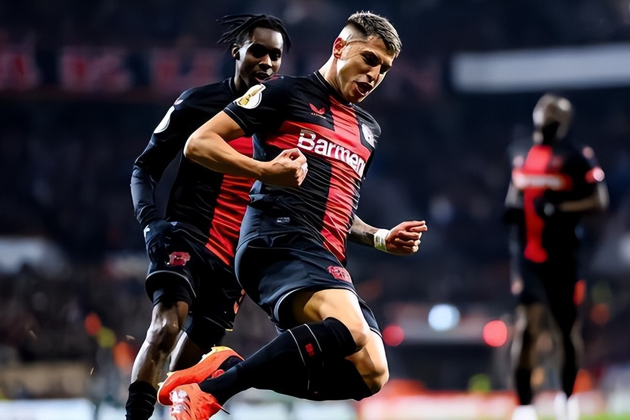 包含勒沃库森有意克鲁伊维特球队希望提升进攻实力的词条