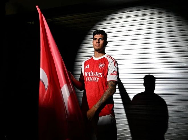 阿森纳官宣因卡皮耶加盟球员将身穿5号球衣的简单介绍  第2张