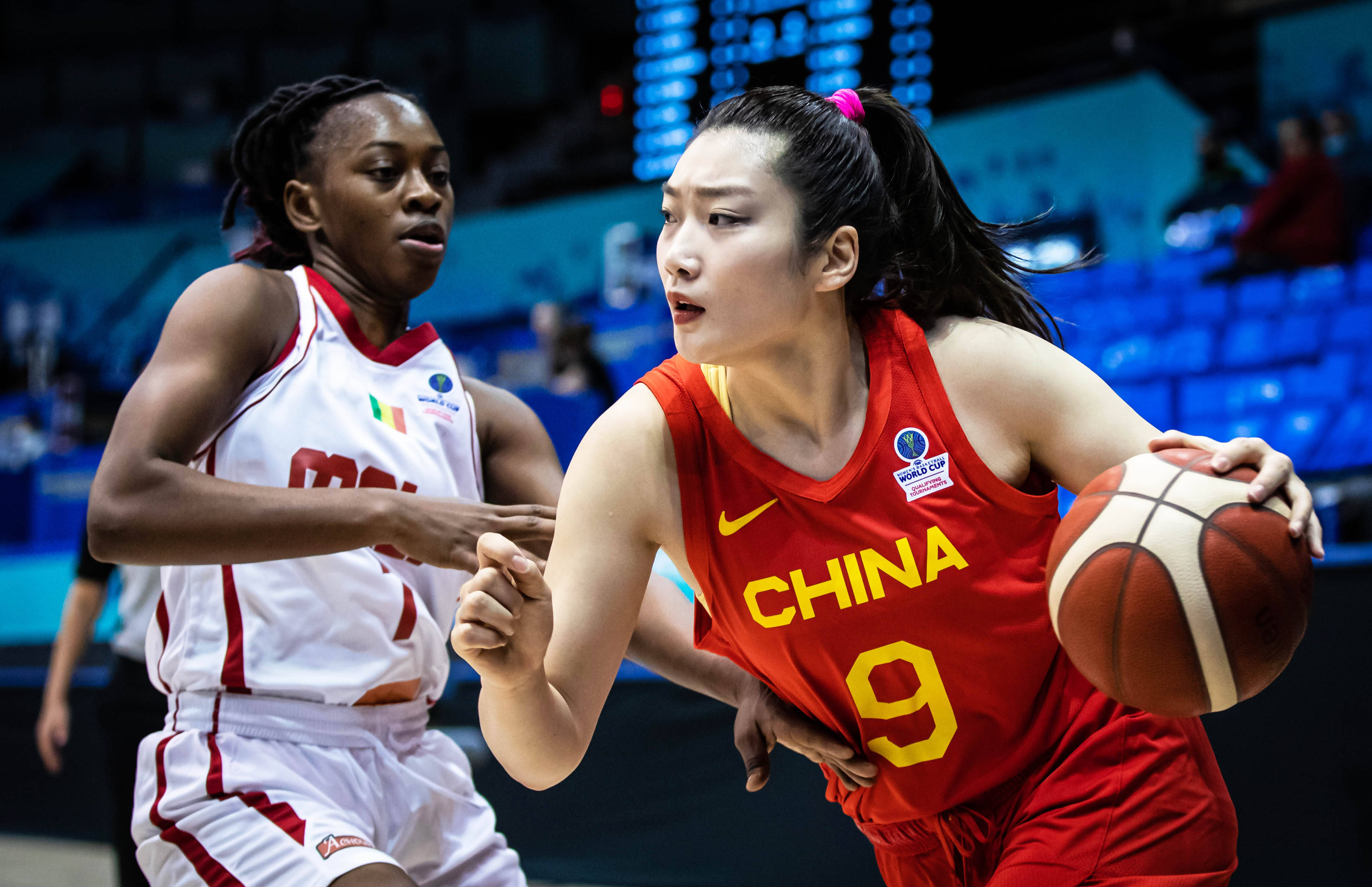 丹女杯:霍什奥尔姆女篮VS海莱乌女篮的简单介绍  第1张