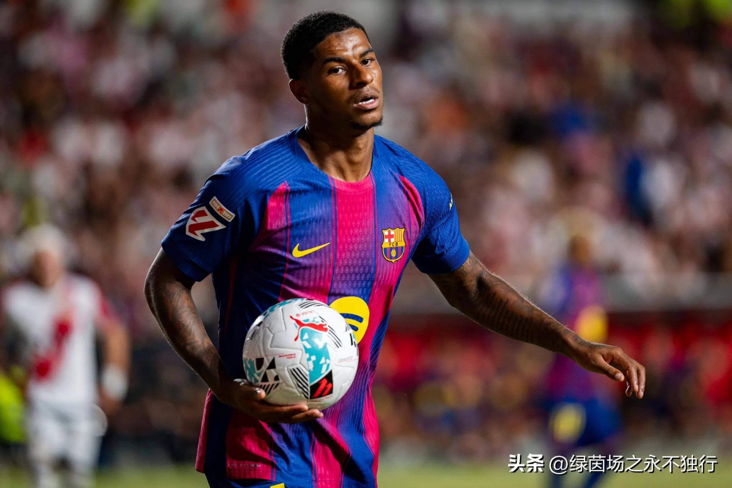 官方：巴萨签下霍安加西亚激活球员解约金条款的简单介绍