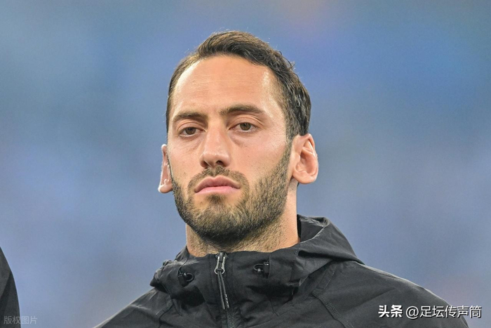 关于曝恰尔汗奥卢意欲转会或回归土超的信息