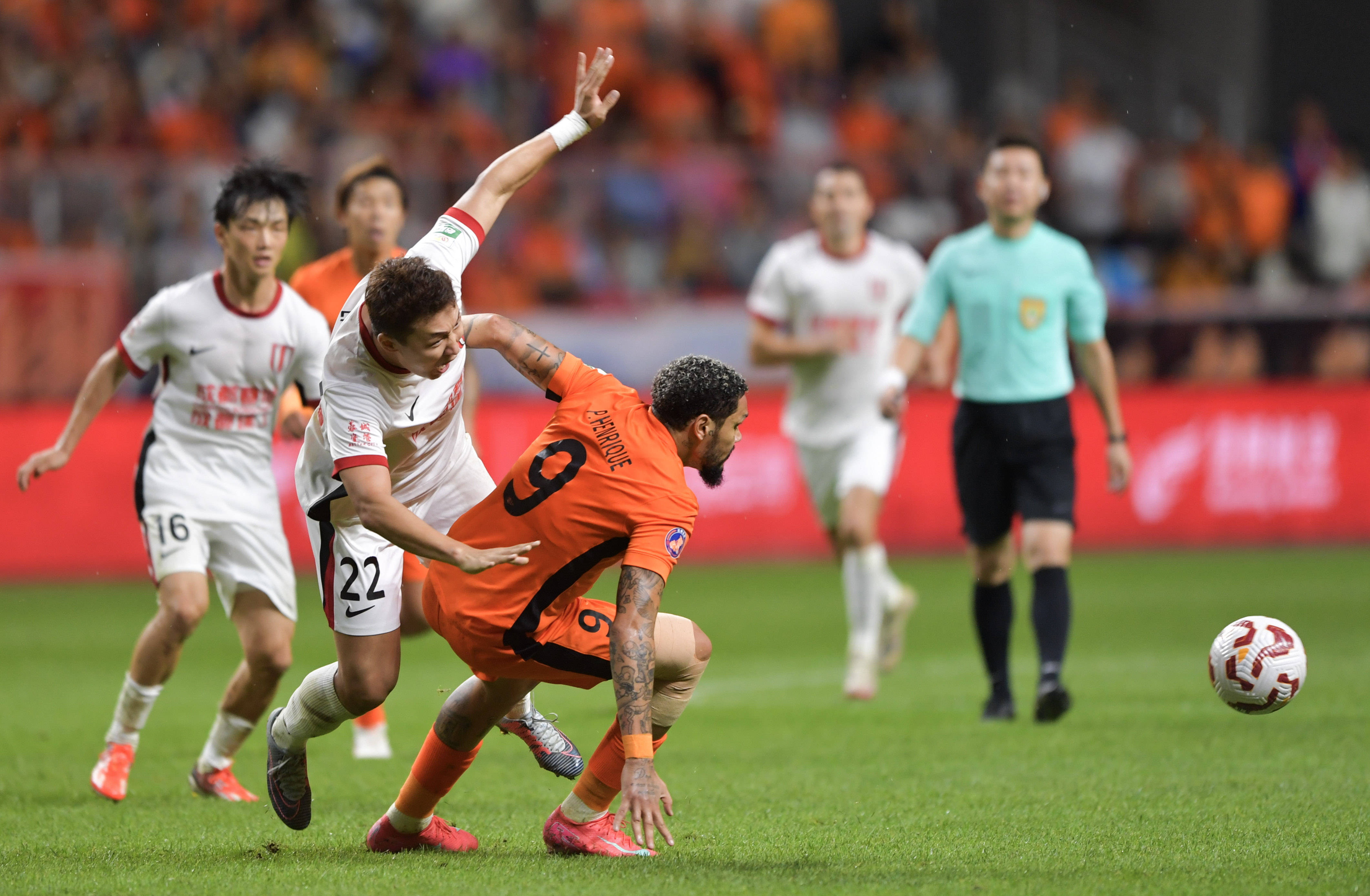 包含中超云南玉昆1-0青岛西海岸恩里克破门制胜玉昆迎3连胜的词条  第1张