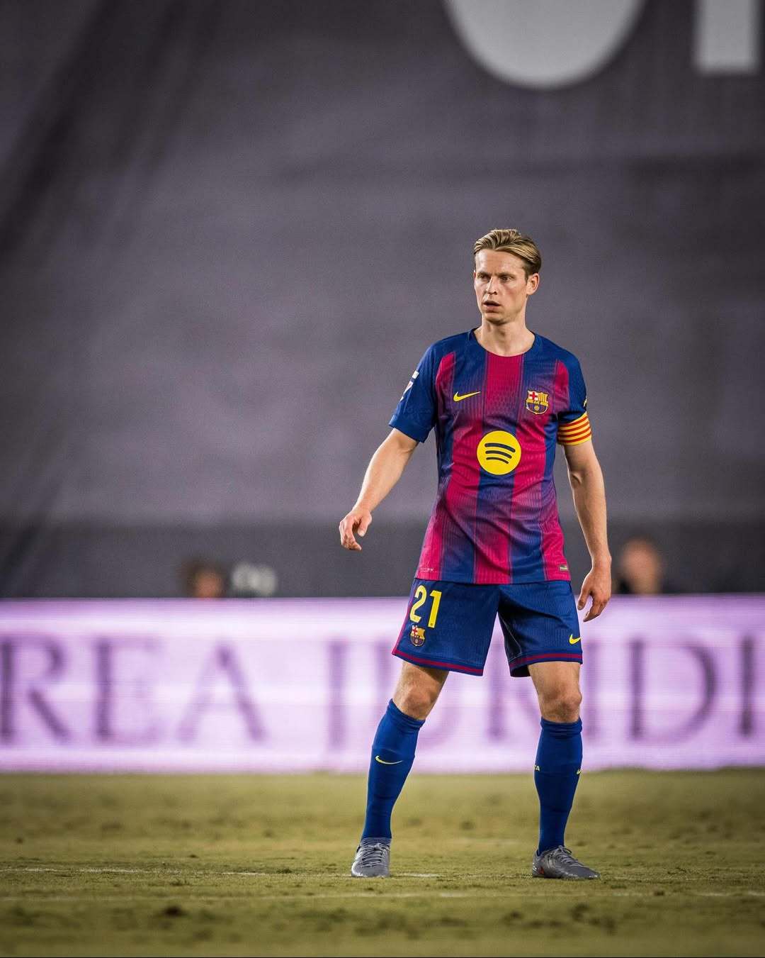 曝巴萨不担心德容的续约问题续约谈判推迟的简单介绍  第2张