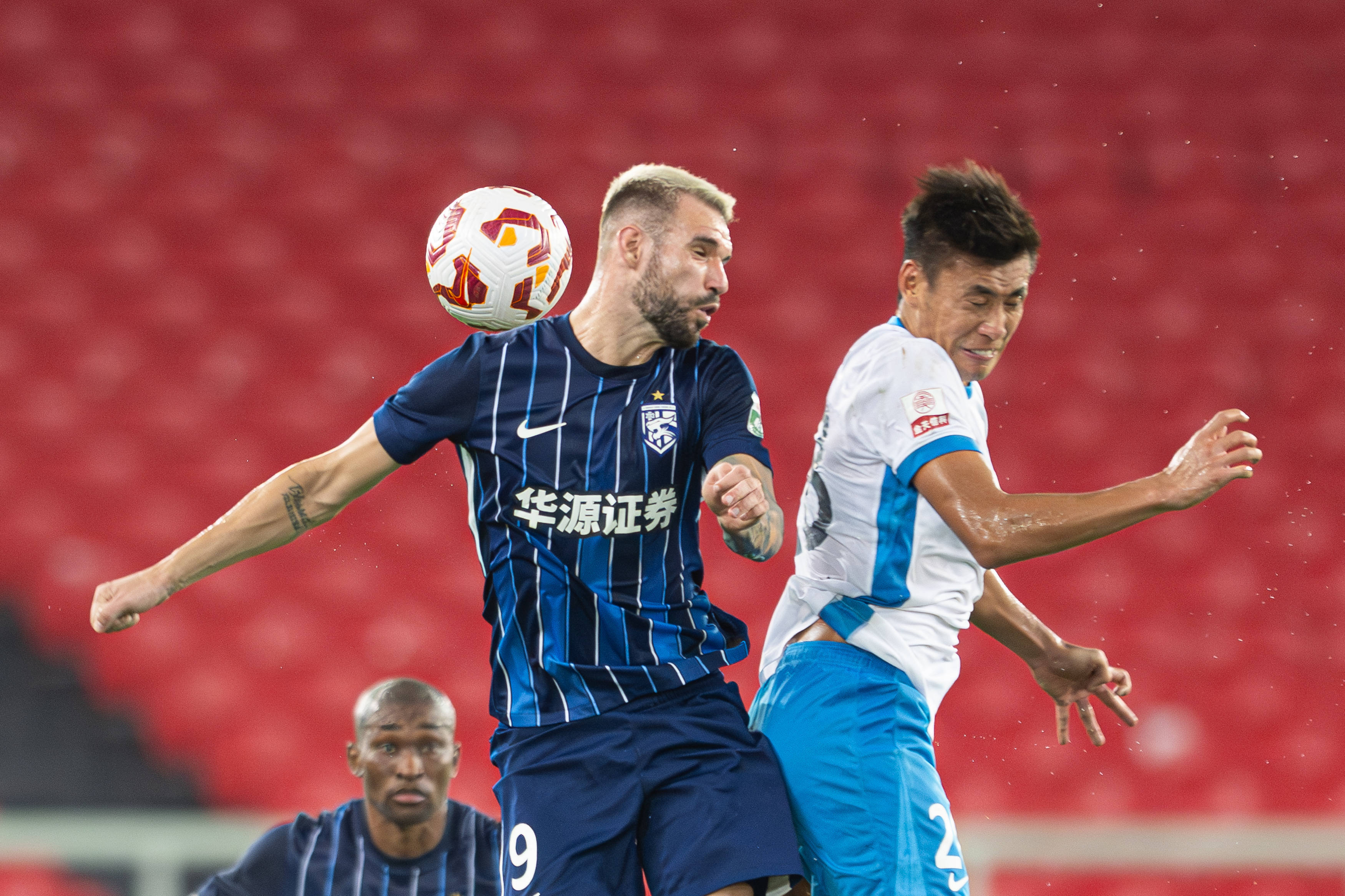 中超青岛西海岸1-3北京国安法比奥梅开二度张稀哲助攻双响的简单介绍