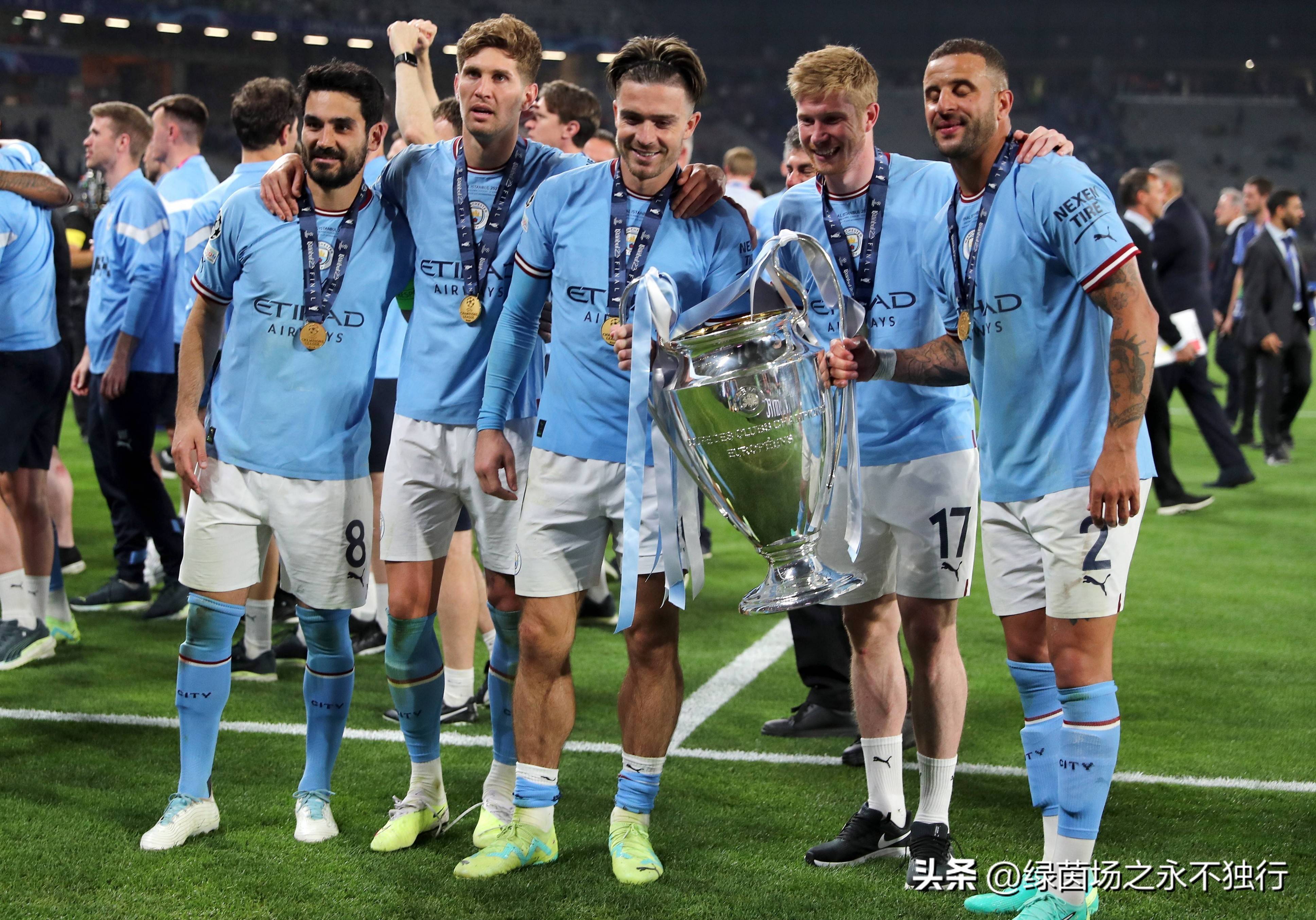 水晶宫有意阿克球员在曼城出场机会很少的简单介绍  第2张