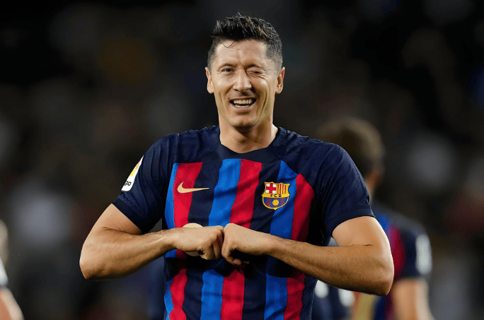 莱万希望下赛季仍留在巴萨若无法续约将退役的简单介绍