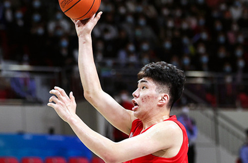 余嘉豪季前赛3连败第三场砍下10分4板  第2张