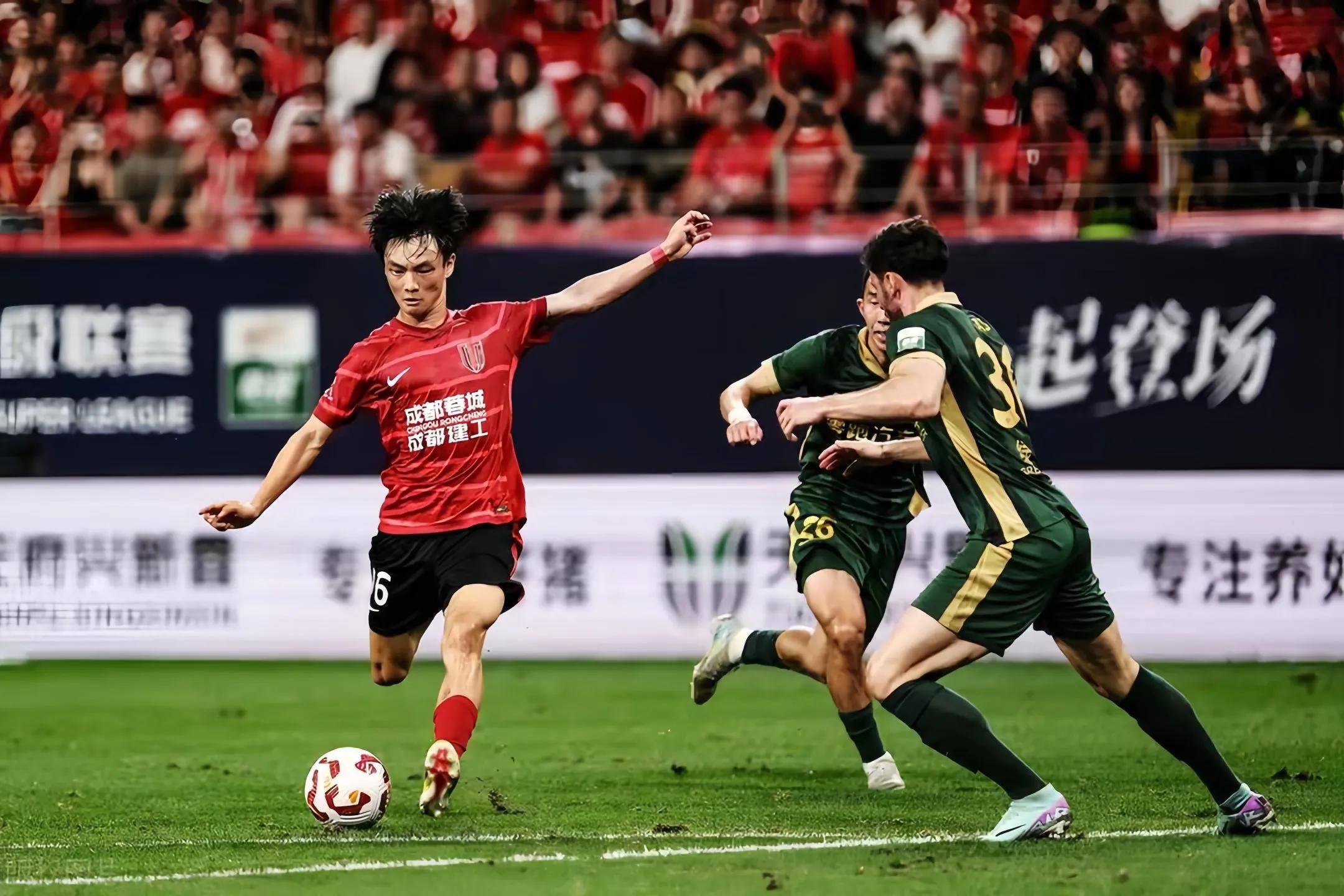 中超最新积分榜申花丢榜首海港1分优势领跑的简单介绍  第2张