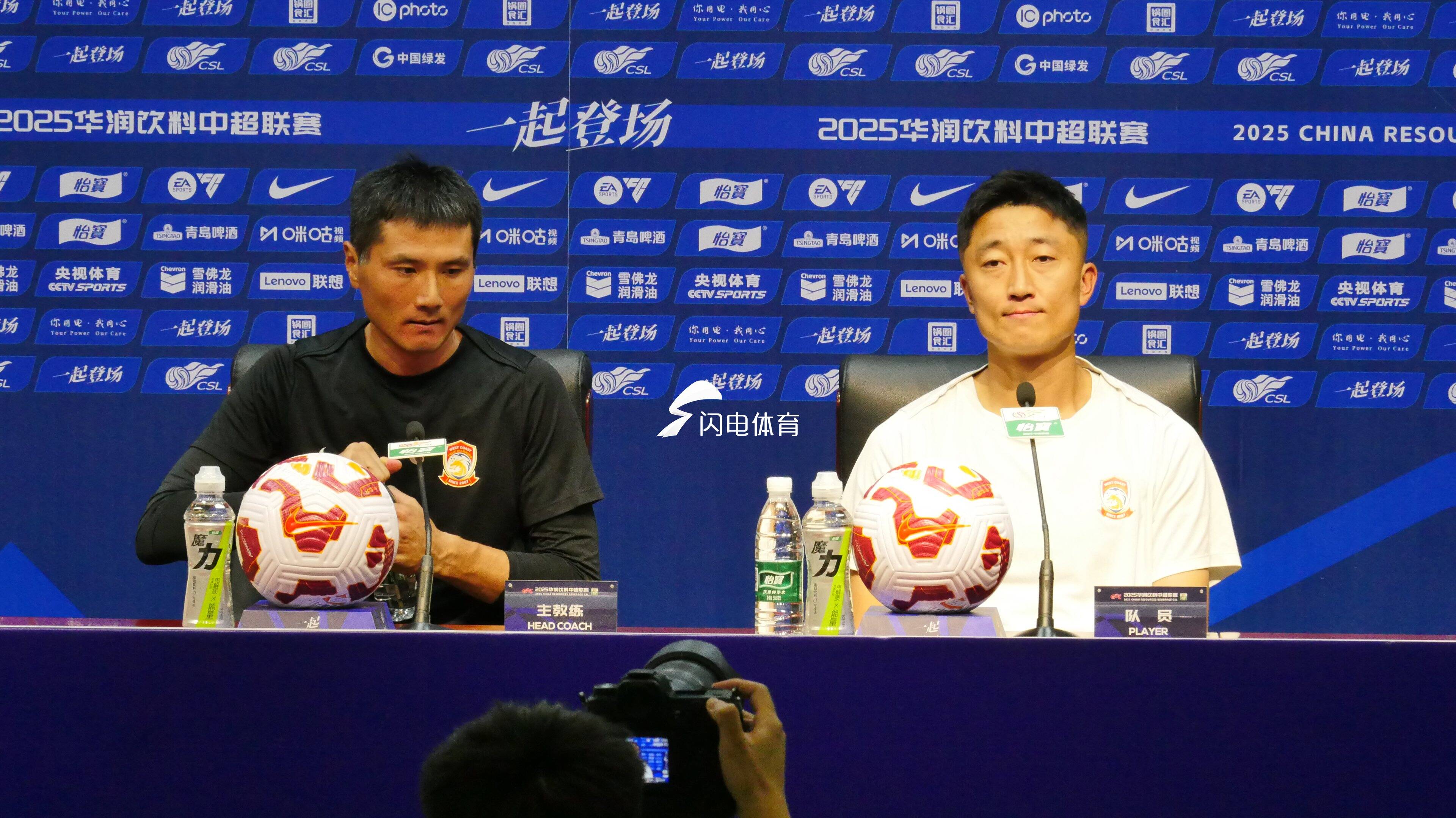 关于青岛西海岸主帅坦然面对两红判罚西海岸两人被罚下的信息  第1张