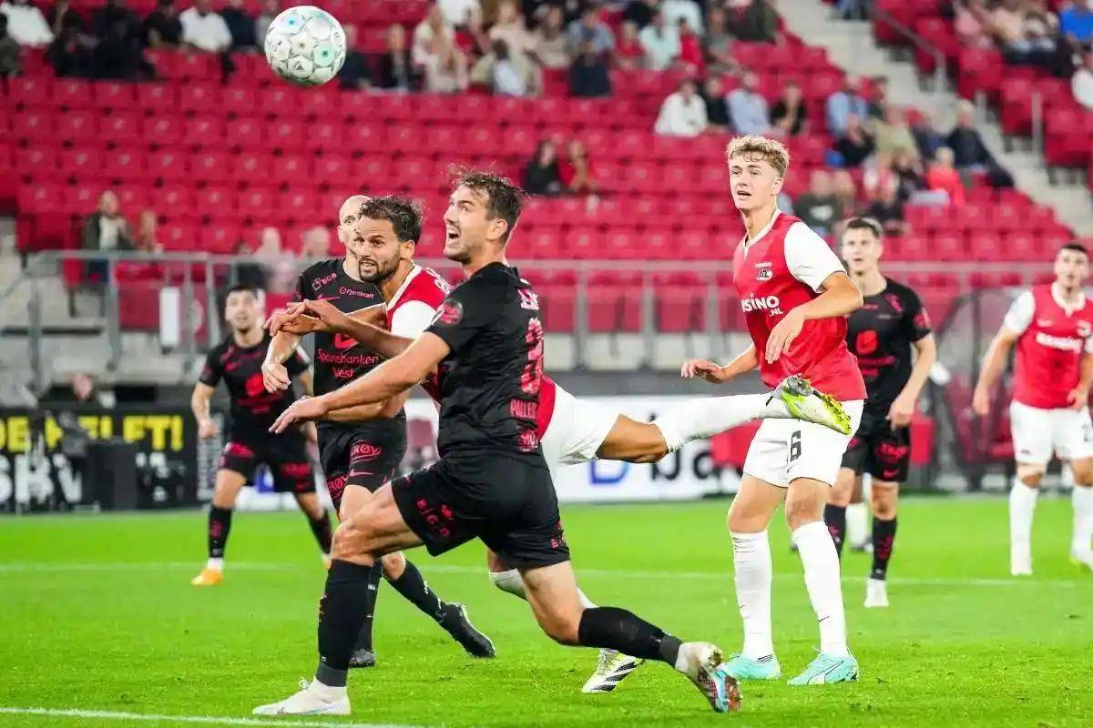 包含法乙兰斯VS特鲁瓦足球比赛预测与推荐特鲁瓦高居榜首宝座的词条  第2张