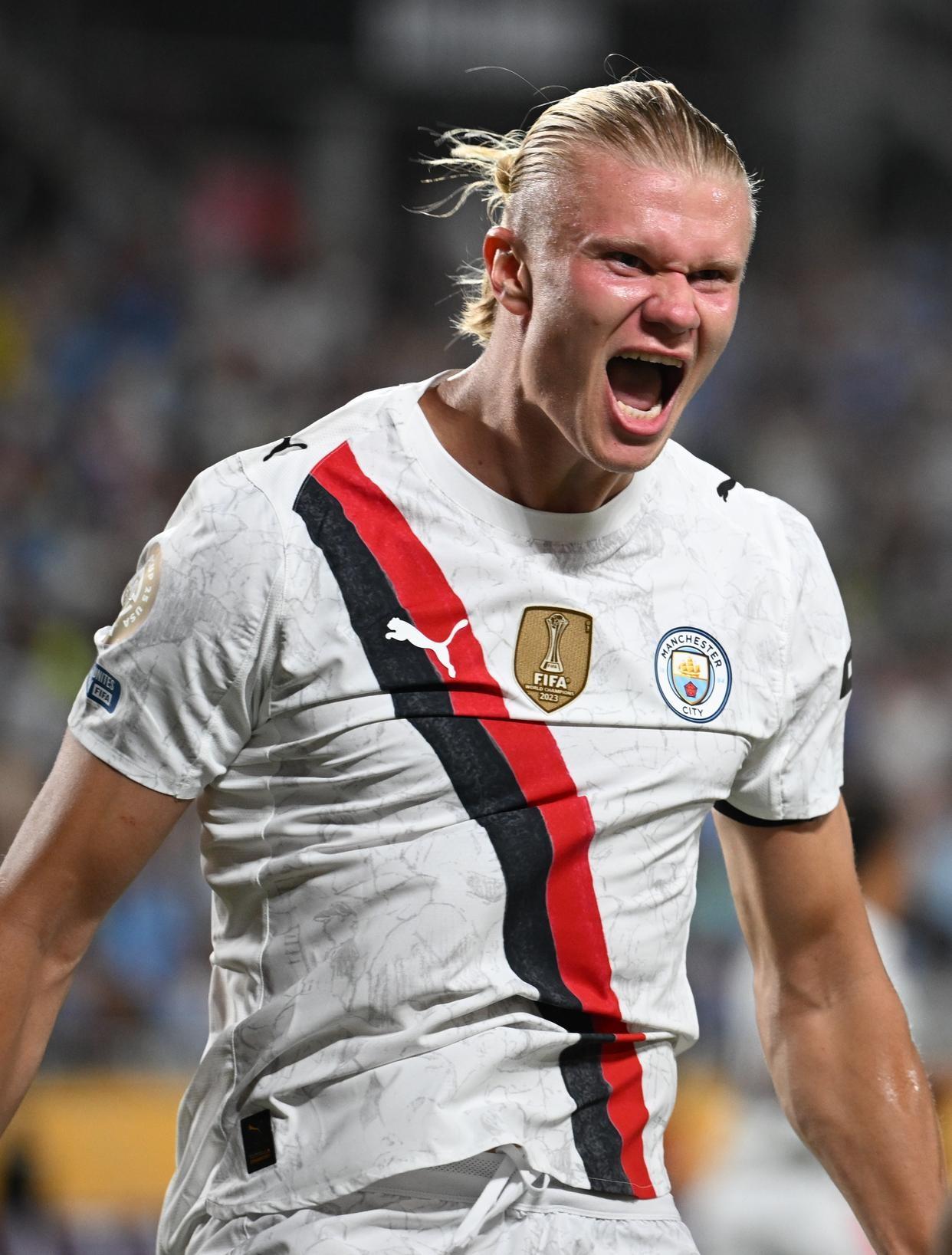 利雅得新月续约门将布努迄今效力99场38场零封的简单介绍  第2张