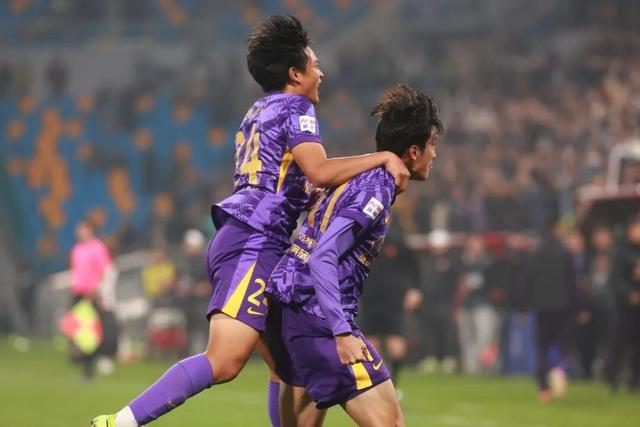 中超天津津门虎2-2长春亚泰谢维军破门津门虎补时连入两球完成绝平的简单介绍  第1张