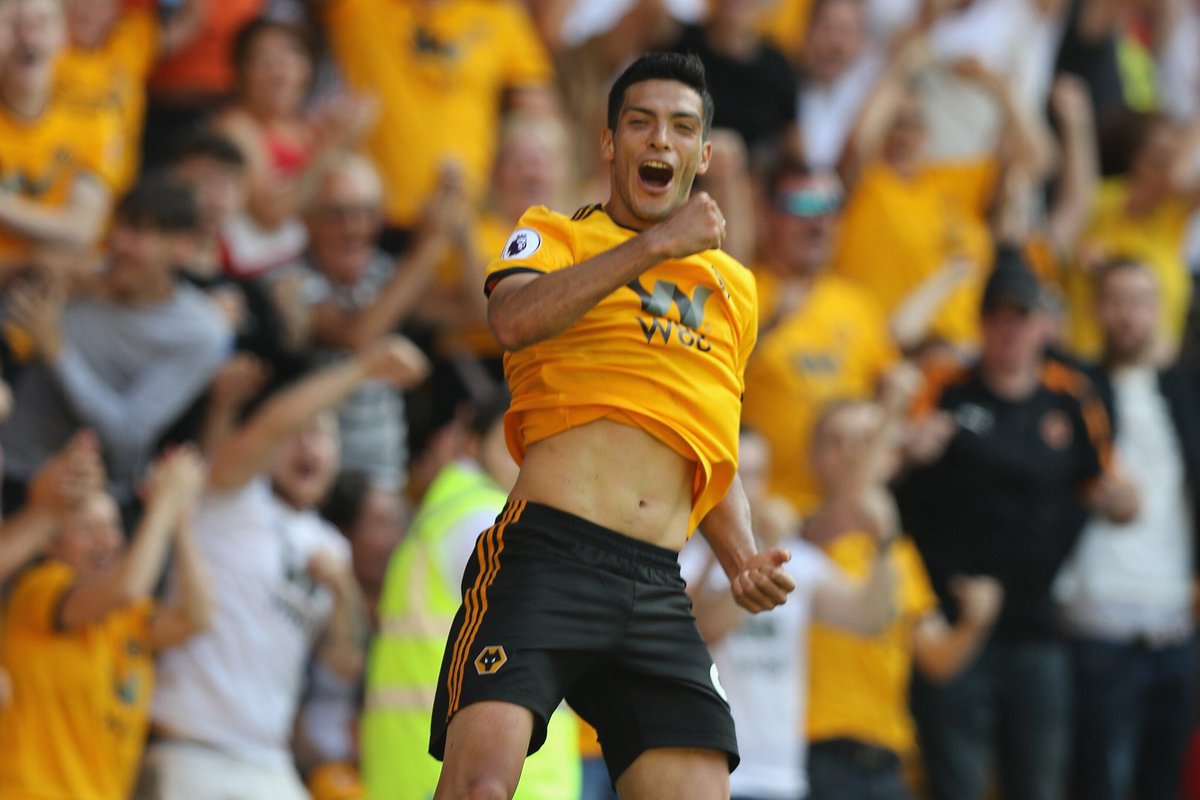 关于劳尔希门尼斯进球后致敬若塔两人曾在狼队做过队友的信息  第1张