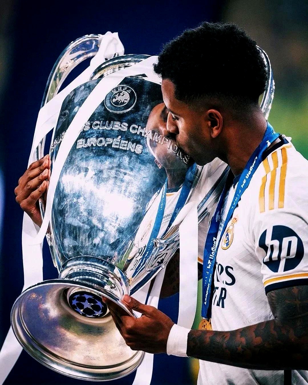 罗德里戈专注于皇马枪手在等待球员决定的简单介绍  第1张