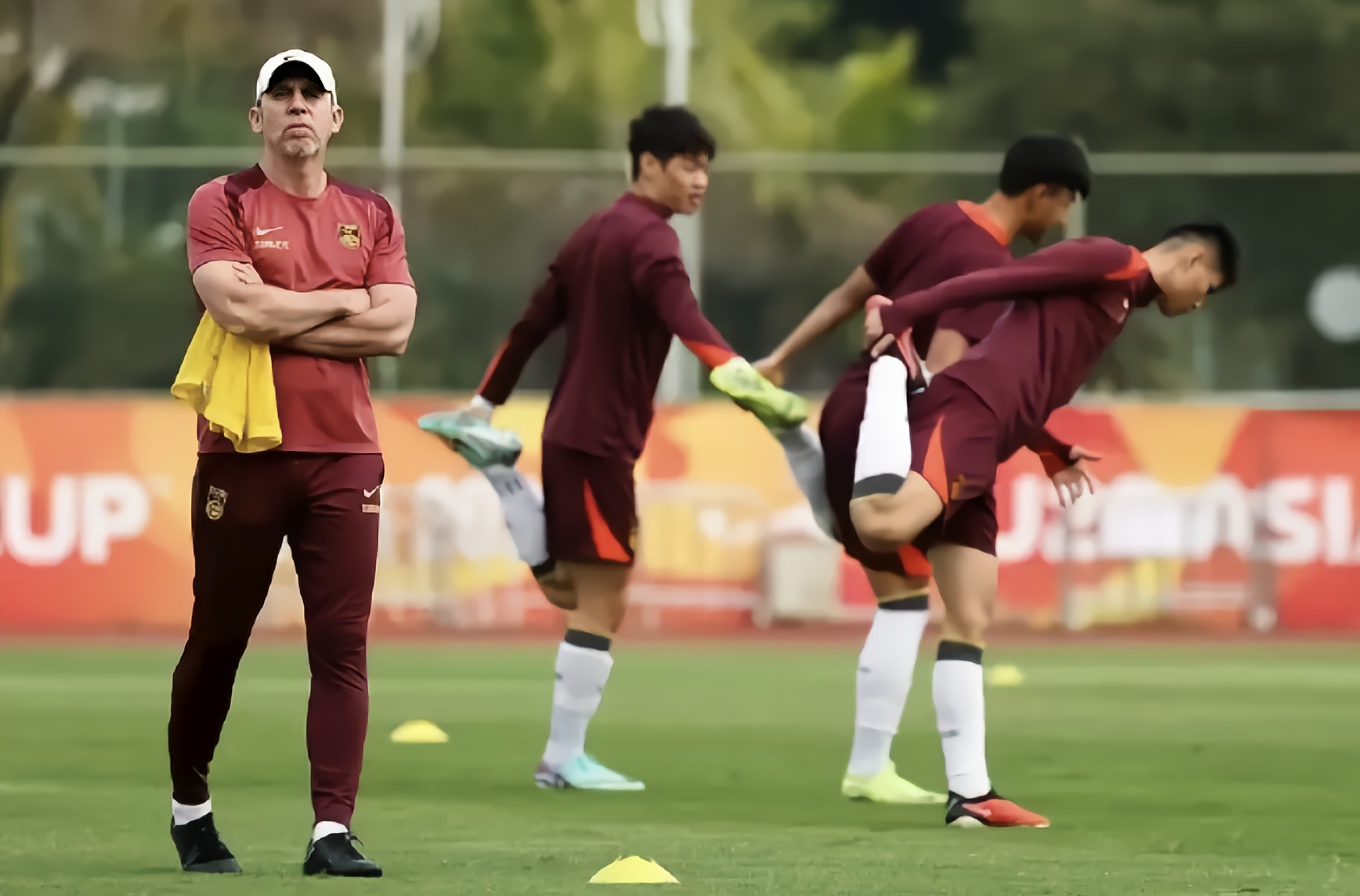 媒体:国足东亚杯力争不垫底久尔杰维奇率队出战的简单介绍 第2张 媒体:国足东亚杯力争不垫底久尔杰维奇率队出战的简单介绍 第2张