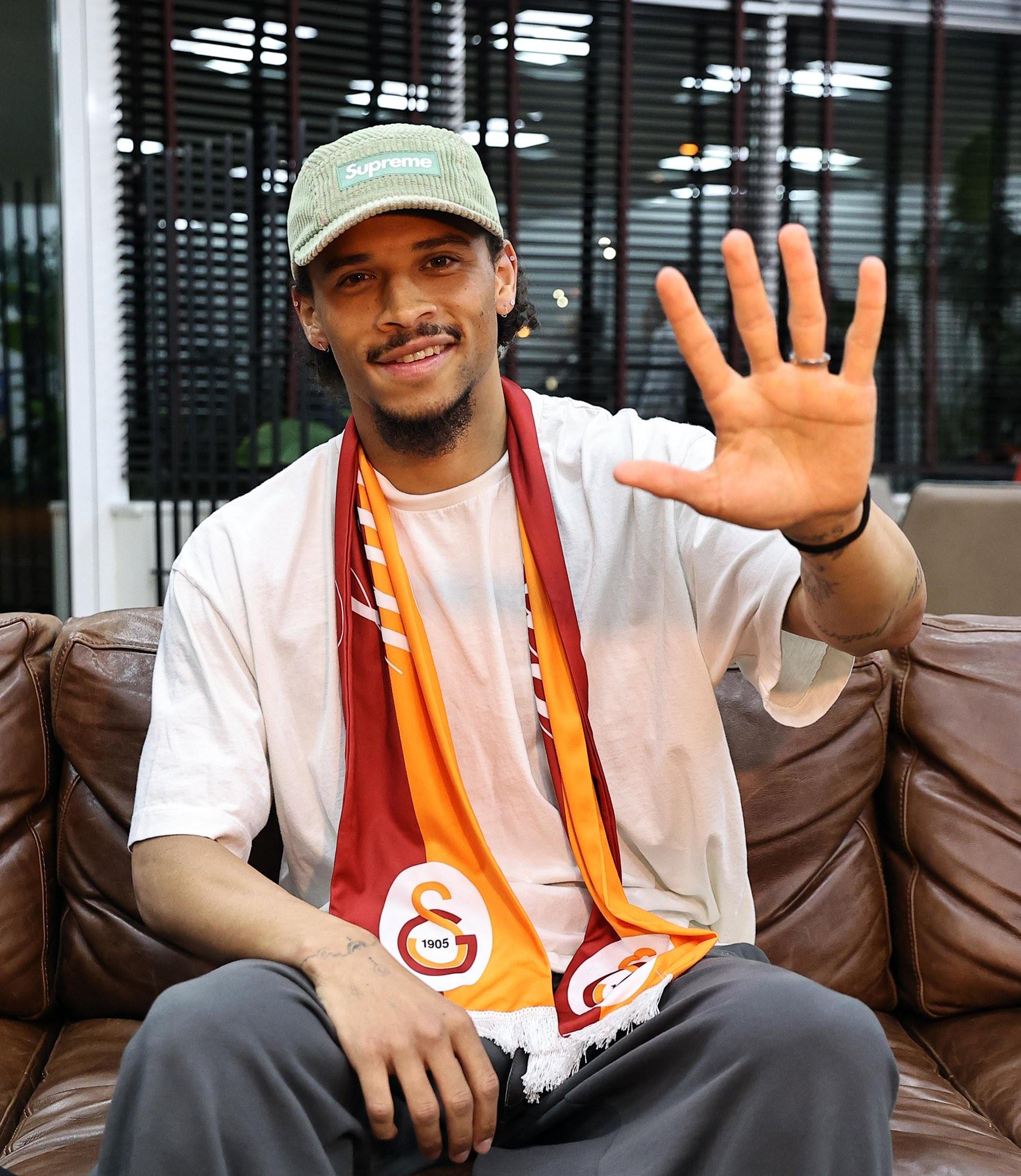 包含萨内不太可能在世俱杯前决定未来萨内将随拜仁参加世俱杯的词条