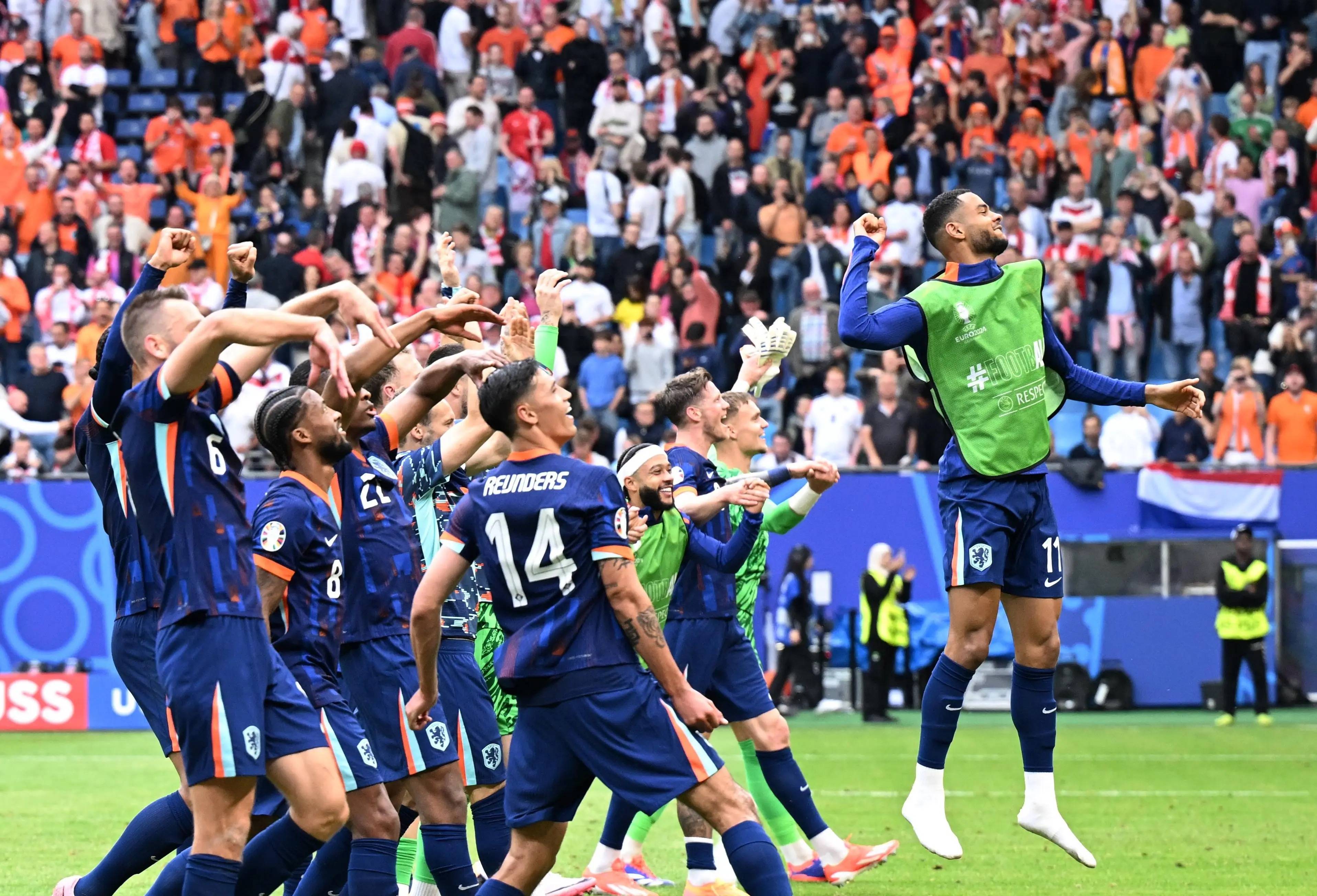 关于意天空预测意大利战挪威首发巴雷拉、厄德高代表各自球队出战的信息