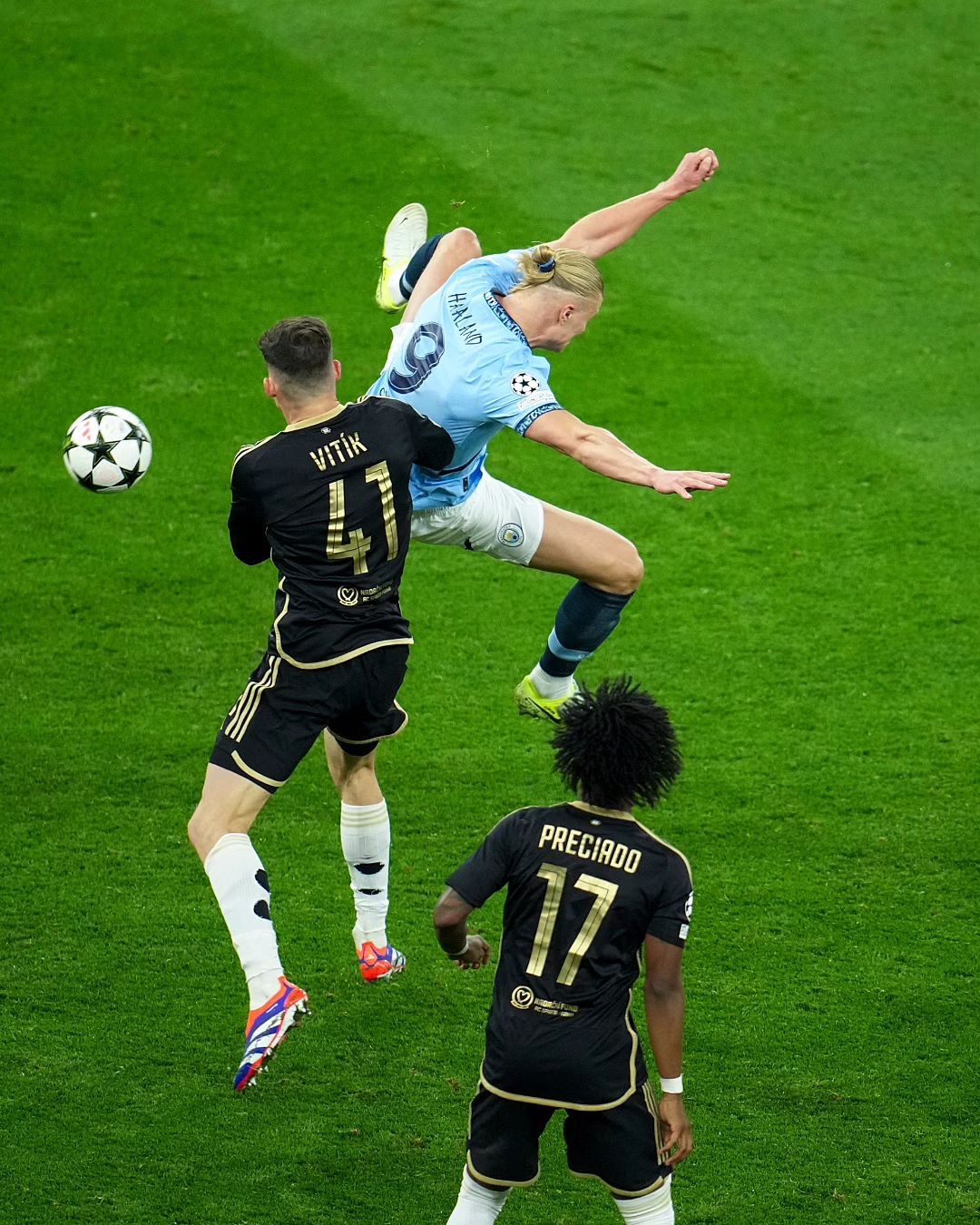 哈兰德进球效率超梅西C罗打进生涯第300球的简单介绍  第1张