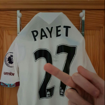 关于西汉姆联球迷抗议董事会要求俱乐部老板辞职的信息  第1张