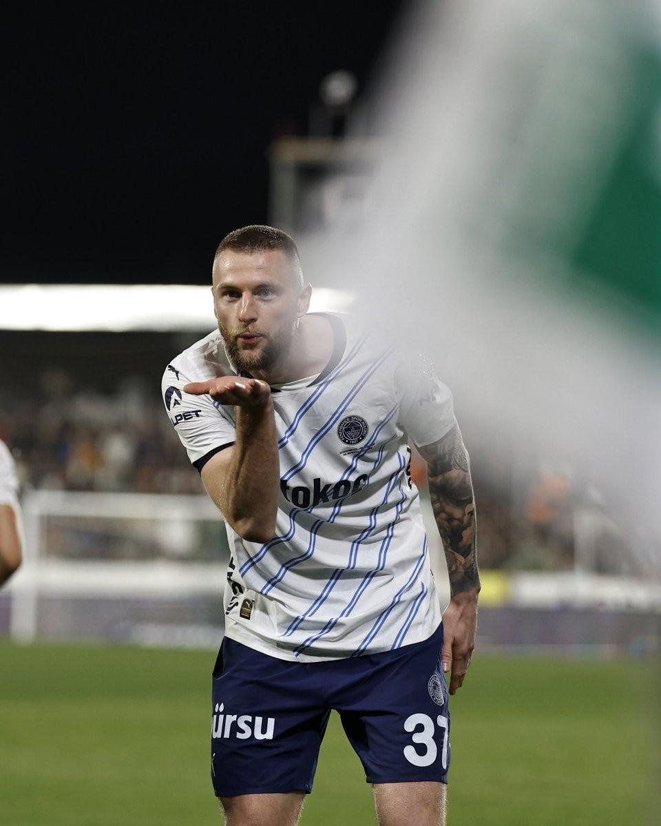 关于费内巴切希望买断什克里尼亚尔球队满意球员租借期间表现的信息  第1张